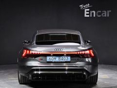 Фото авто Audi e-tron GT