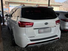 Photo of the vehicle Kia Carnival