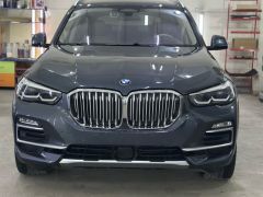 Photo of the vehicle BMW X5