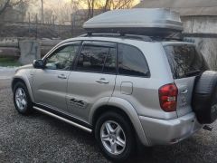 Сүрөт унаа Toyota RAV4