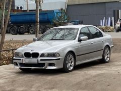 Photo of the vehicle BMW 5 Series