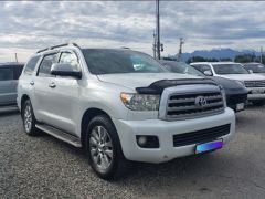 Фото авто Toyota Sequoia