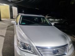 Photo of the vehicle Lexus LS