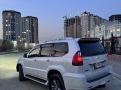 Photo of the vehicle Lexus GX