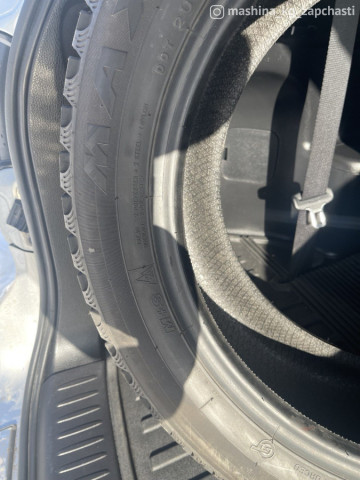 Tires - Продаю зимнюю шину MAXXIS 215/55/17