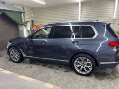 Photo of the vehicle BMW X7