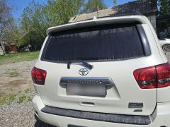 Photo of the vehicle Toyota Sequoia