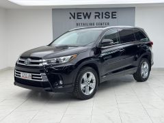 Photo of the vehicle Toyota Highlander