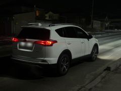 Сүрөт унаа Toyota RAV4