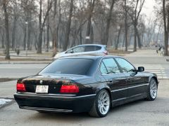 Photo of the vehicle BMW 7 Series