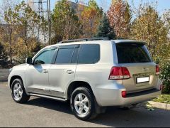 Сүрөт унаа Toyota Land Cruiser