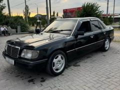 Сүрөт унаа Mercedes-Benz W124