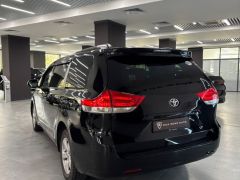 Сүрөт унаа Toyota Sienna