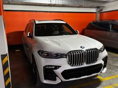 Photo of the vehicle BMW X7