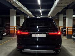 Photo of the vehicle BMW X7