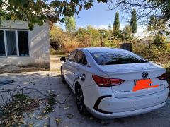 Сүрөт унаа BYD E5