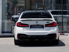 Photo of the vehicle BMW M5