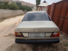 Сүрөт унаа Mercedes-Benz W124