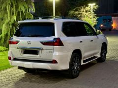 Photo of the vehicle Lexus LX