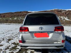 Photo of the vehicle Toyota Land Cruiser