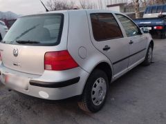 Photo of the vehicle Volkswagen Golf