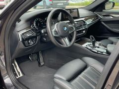 Photo of the vehicle BMW 5 Series