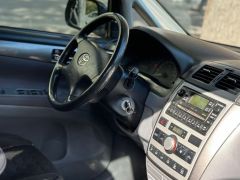 Сүрөт унаа Toyota Avensis Verso