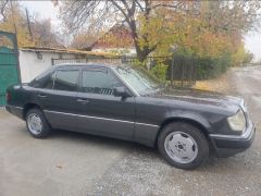 Сүрөт унаа Mercedes-Benz W124