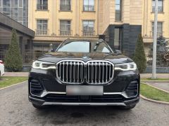 Photo of the vehicle BMW X7