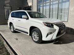 Photo of the vehicle Lexus GX