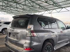 Photo of the vehicle Lexus GX