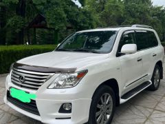 Photo of the vehicle Lexus LX