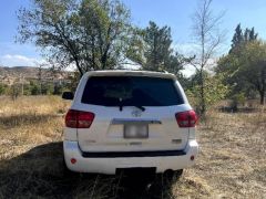 Photo of the vehicle Toyota Sequoia