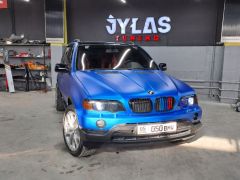 Photo of the vehicle BMW X5