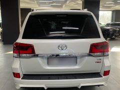 Photo of the vehicle Toyota Land Cruiser