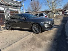 Photo of the vehicle Genesis G90