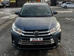 Photo of the vehicle Toyota Highlander