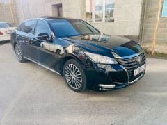 Photo of the vehicle Toyota Crown