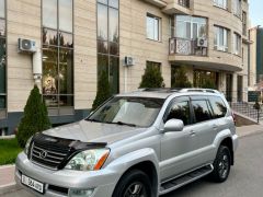 Photo of the vehicle Lexus GX