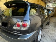 Сүрөт унаа Toyota Harrier