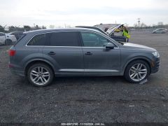 Photo of the vehicle Audi Q7