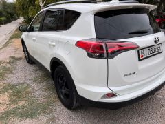 Сүрөт унаа Toyota RAV4