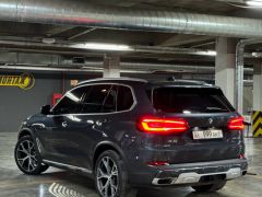 Photo of the vehicle BMW X5