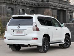 Photo of the vehicle Lexus GX