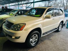 Photo of the vehicle Lexus GX