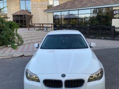 Photo of the vehicle BMW 5 Series