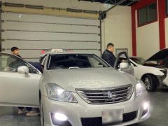 Photo of the vehicle Toyota Crown