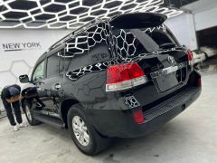 Photo of the vehicle Toyota Land Cruiser