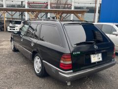 Фото авто Mercedes-Benz W124