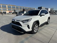 Сүрөт унаа Toyota RAV4